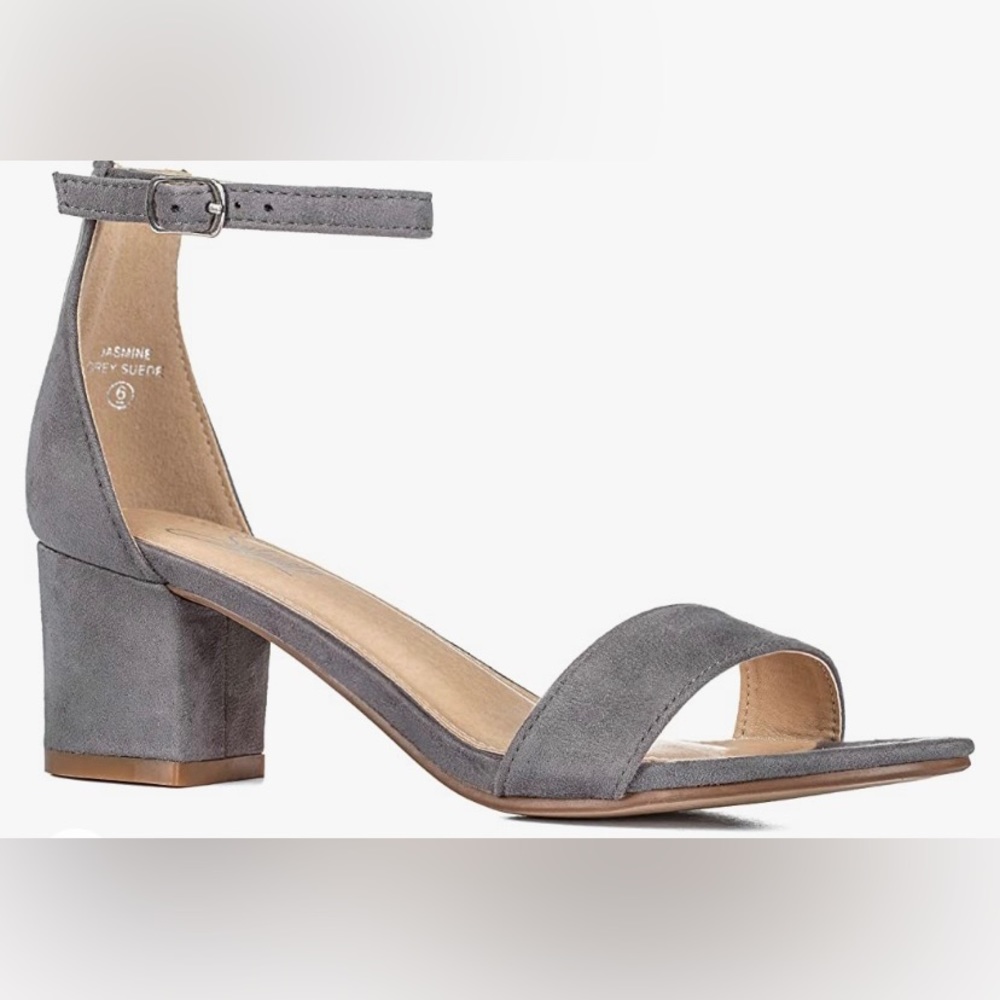 Illude gray dress sandal (size 7.5)